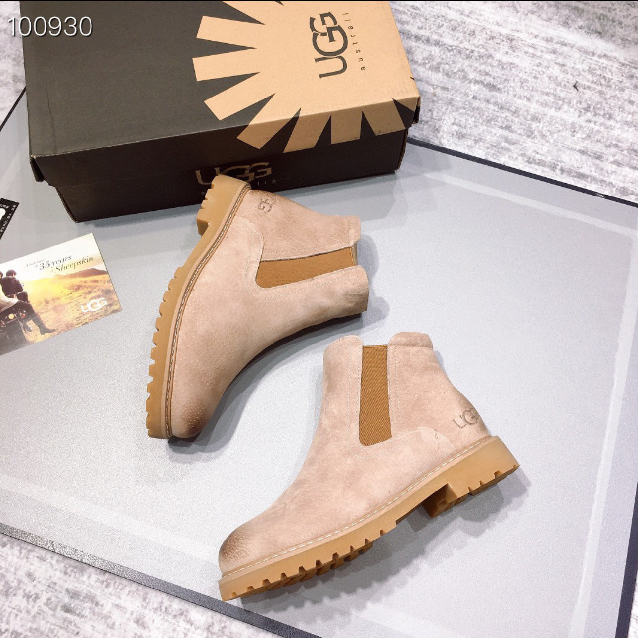 UGG Chelsea Boots